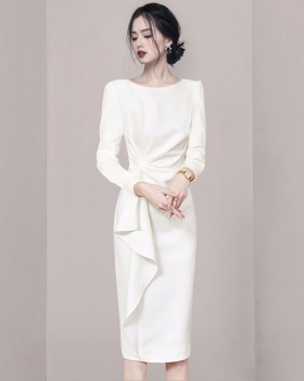 Intellectuality business suit white dress