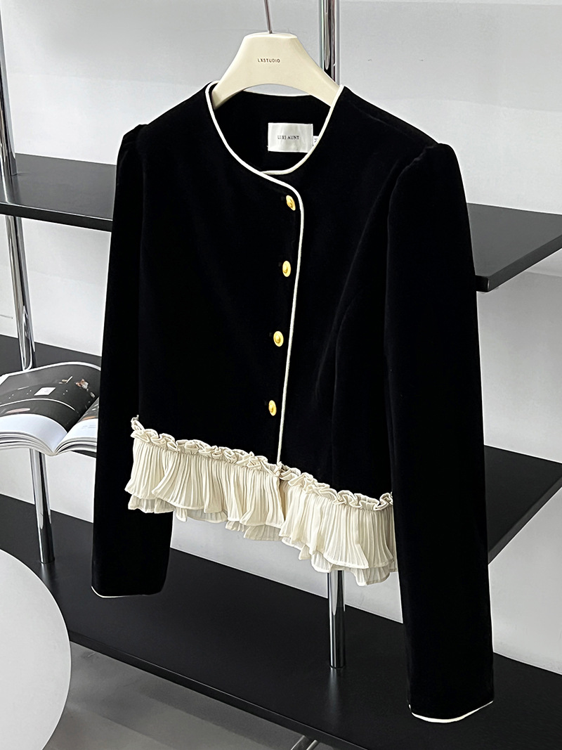 Fashion and elegant France style tops fold coat