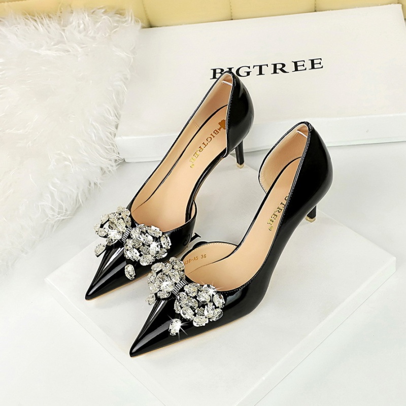 Banquet low European style shoes for women