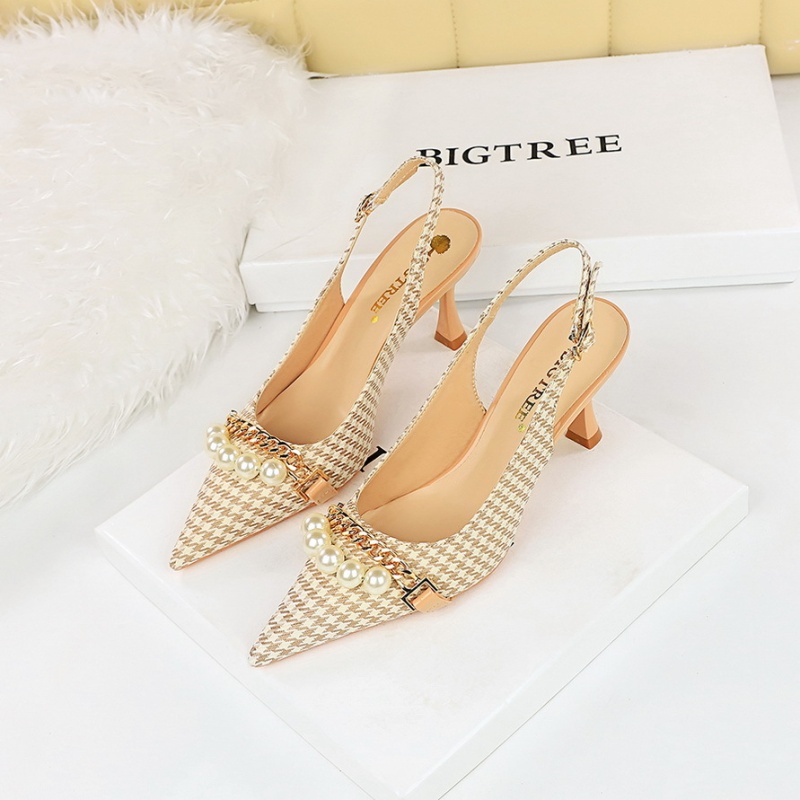 Low plaid pattern metal hollow pearl chain pointed shoes