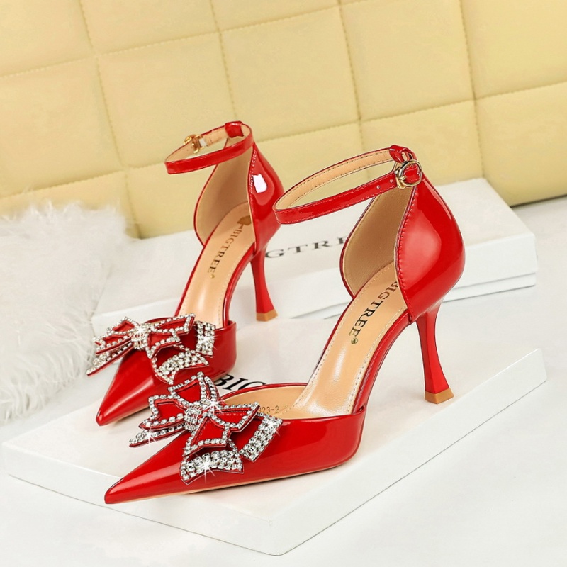 Patent leather rhinestone banquet sandals for women