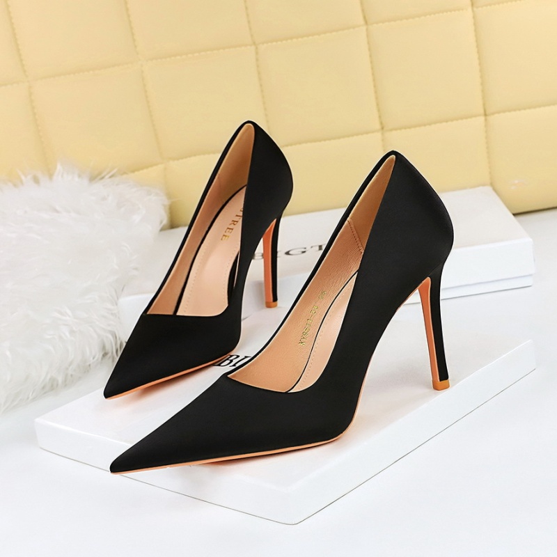 Fashion pointed high-heeled shoes satin shoes
