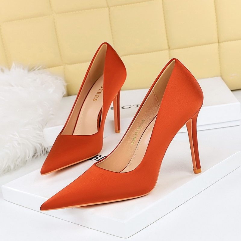 Fashion pointed high-heeled shoes satin shoes