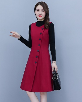 Red strap dress autumn and winter dress a set for women