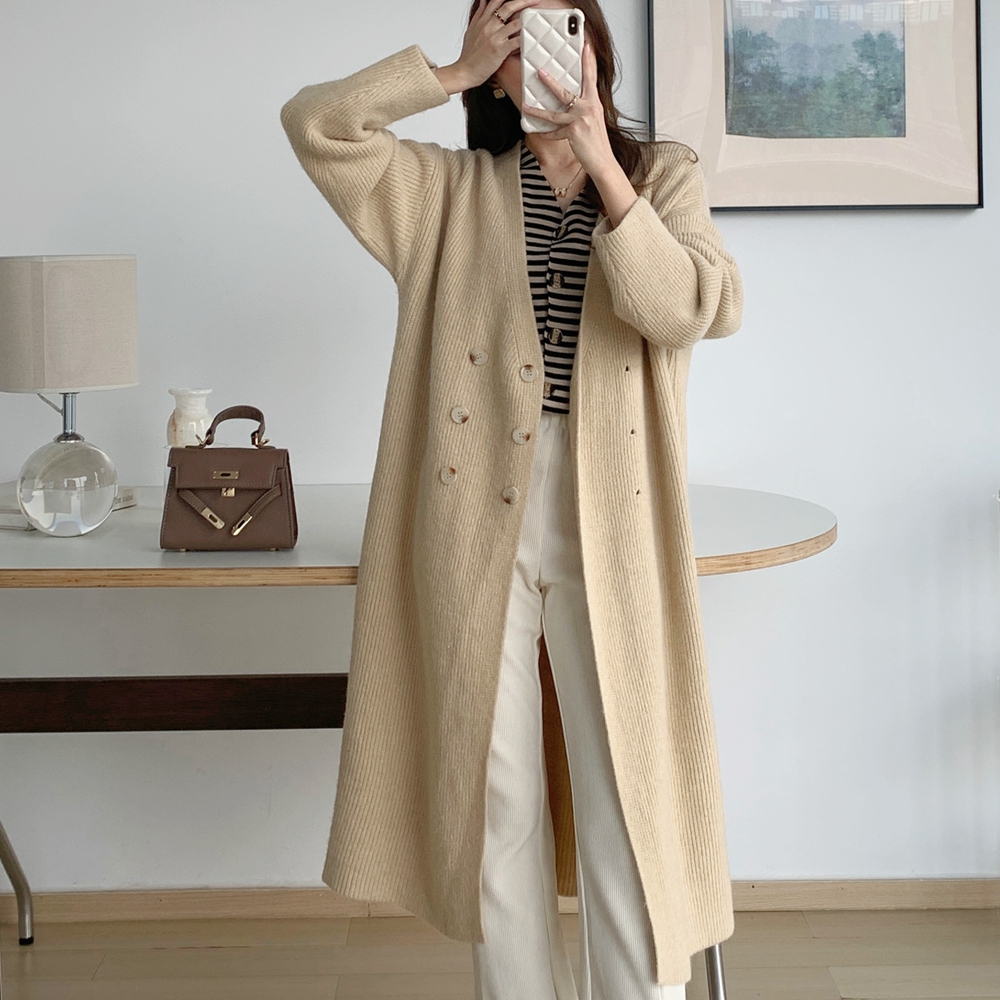 Thick Korean style loose cardigan wears outside lazy sweater
