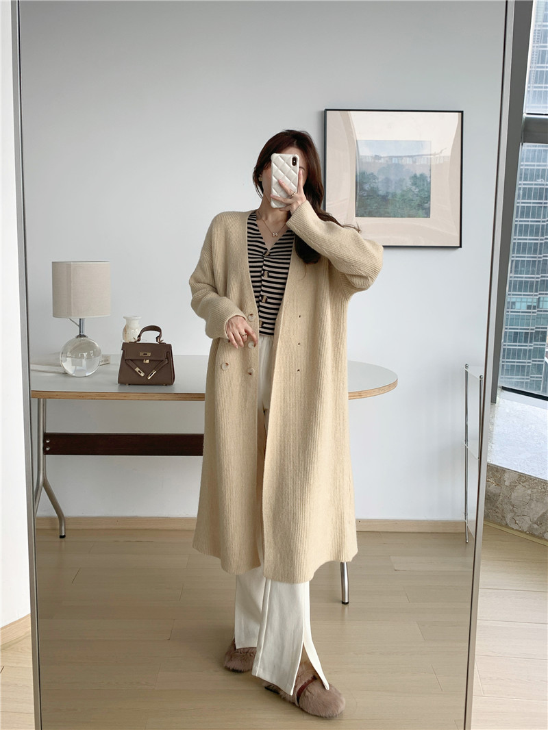 Thick Korean style loose cardigan wears outside lazy sweater