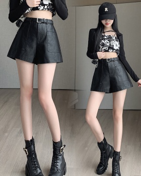 Autumn and winter pants loose leather short pants