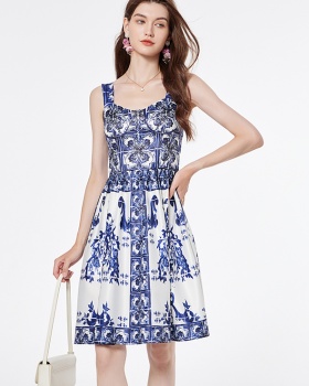 Wrapped chest blue and white porcelain retro dress
