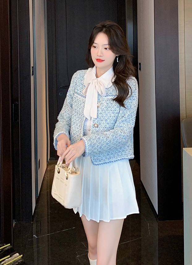 Light-blue ladies coat fashion and elegant coarse flower tops