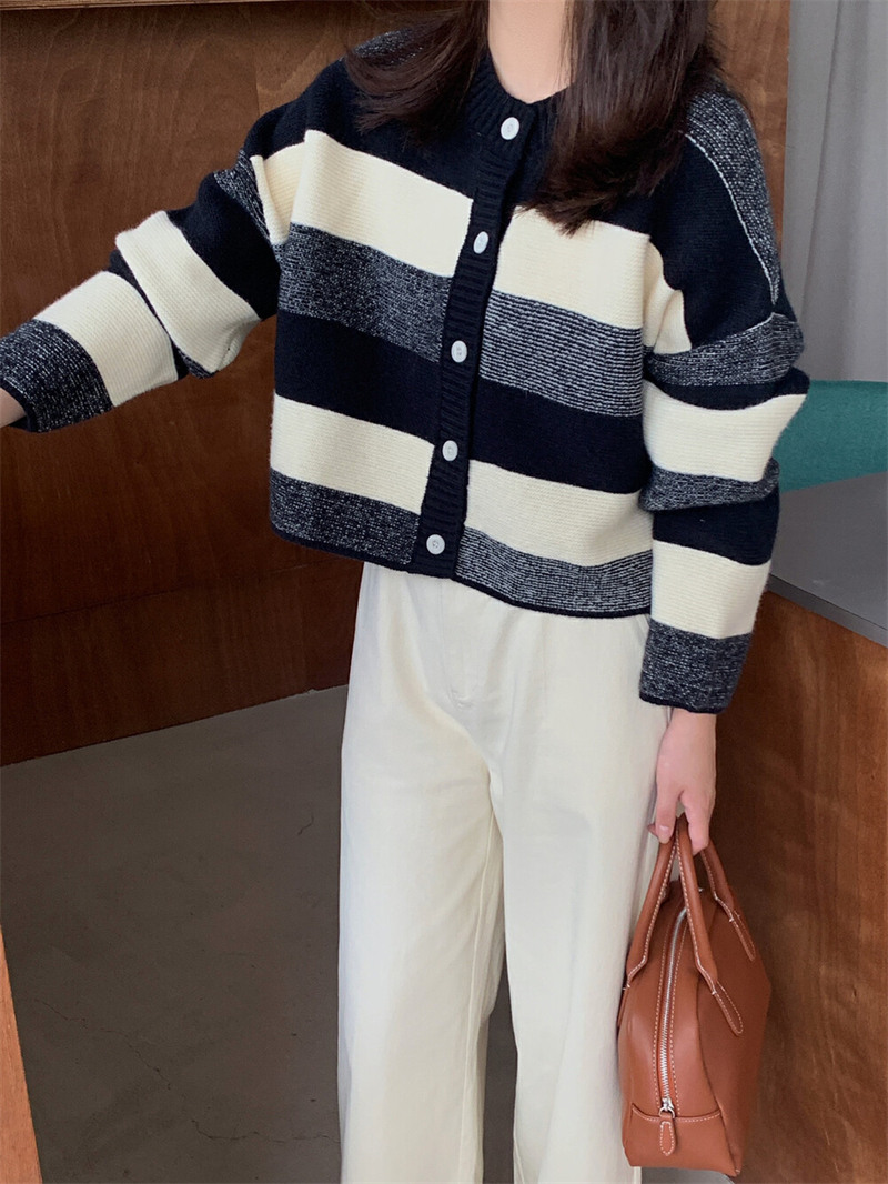 Retro round neck cardigan loose sweater for women