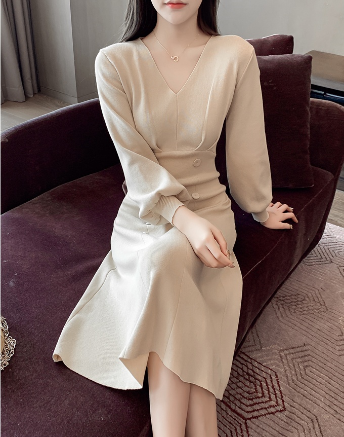 V-neck slim sweater fashion and elegant dress