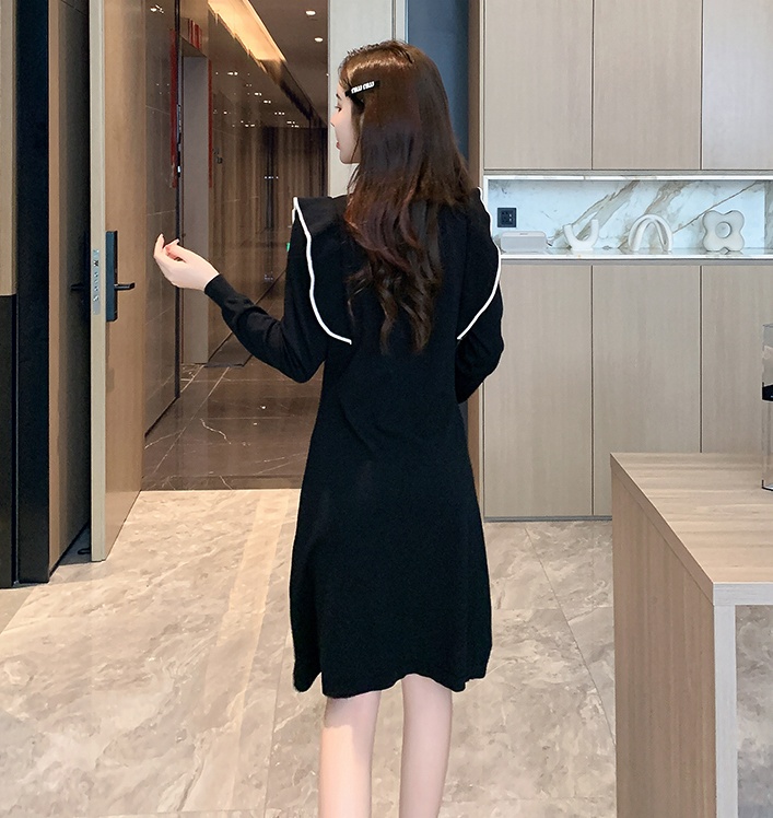 Wood ear round neck black bow knitted loose dress