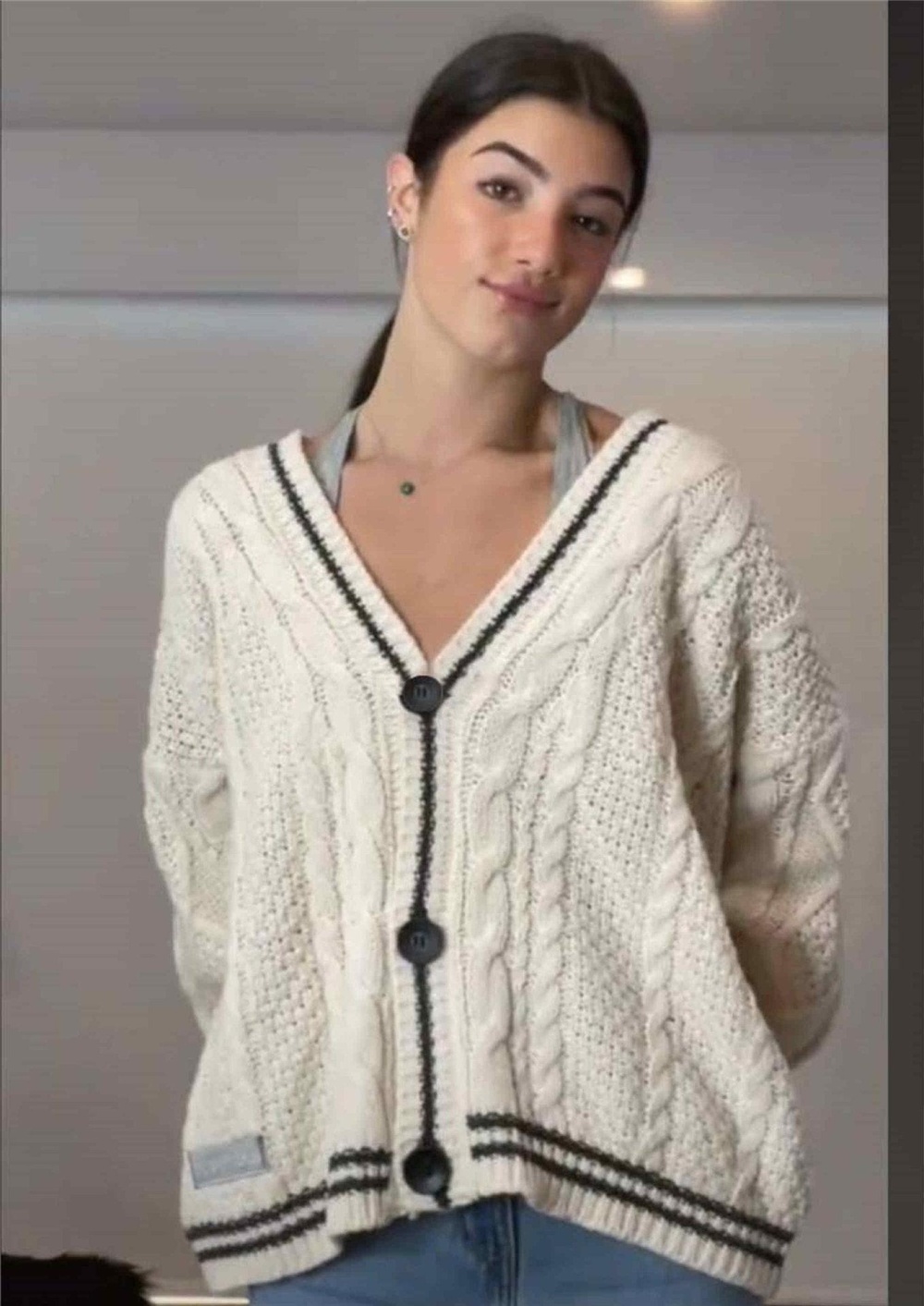 Single-breasted cardigan coat for women