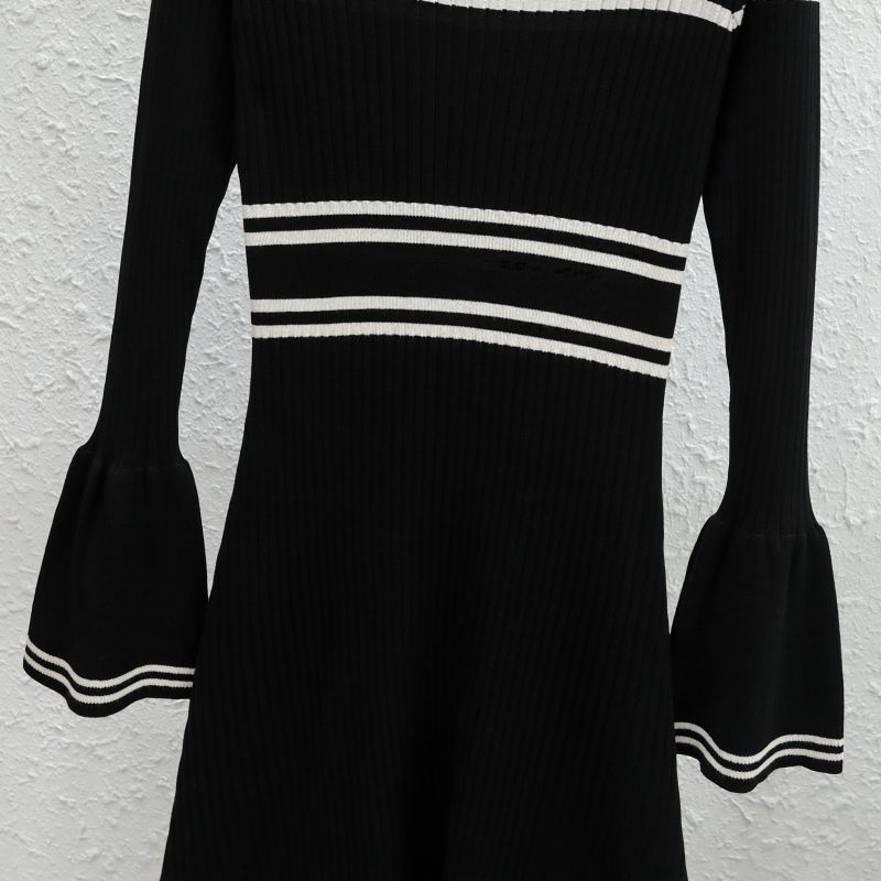 Knitted long pinched waist trumpet sleeves dress