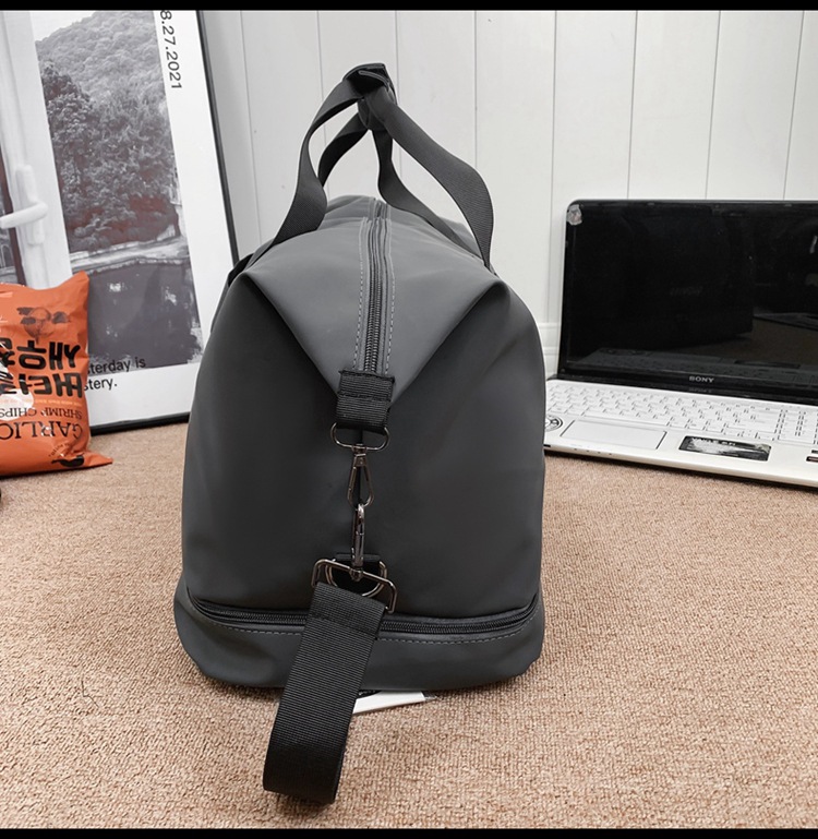 Portable waterproof sports high capacity travel bag