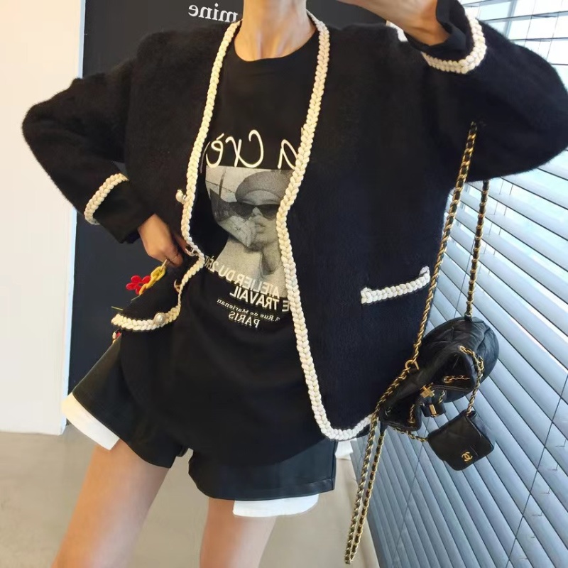Ladies Korean style sweater fashion and elegant coat