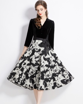 Pseudo-two black velvet pinched waist jacquard dress