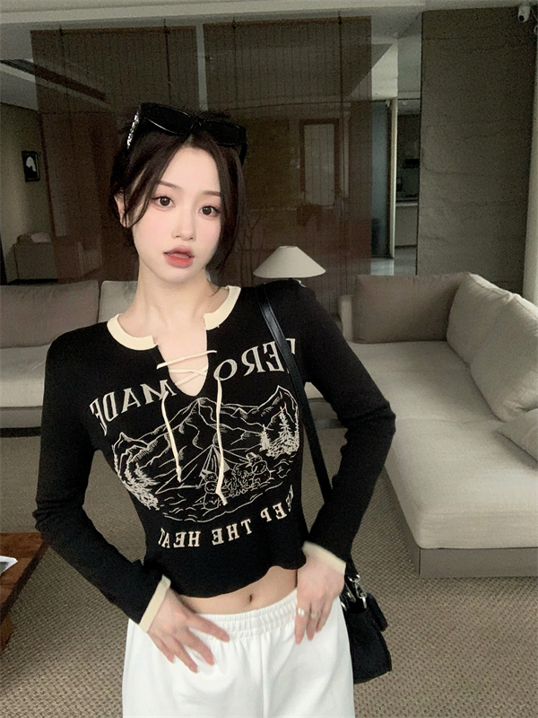 Letters round neck sweater long sleeve bottoming shirt