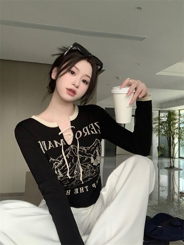 Letters round neck sweater long sleeve bottoming shirt