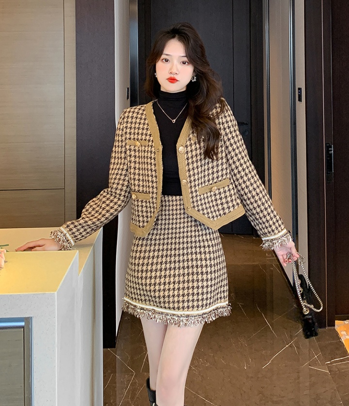 Autumn coat fashion and elegant short skirt 2pcs set