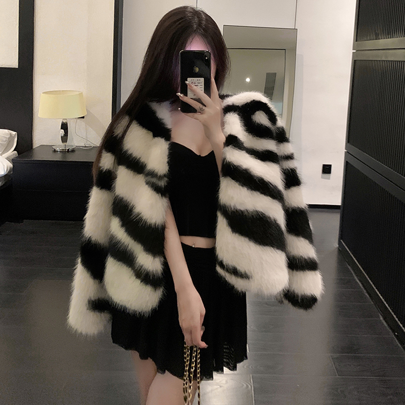 Light light luxury fur coat niche coat for women