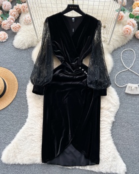 Autumn and winter irregular lace V-neck light luxury dress