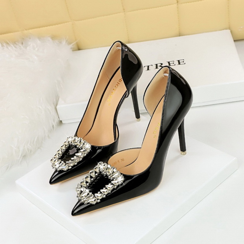 Hollow pointed high-heeled shoes European style shoes for women
