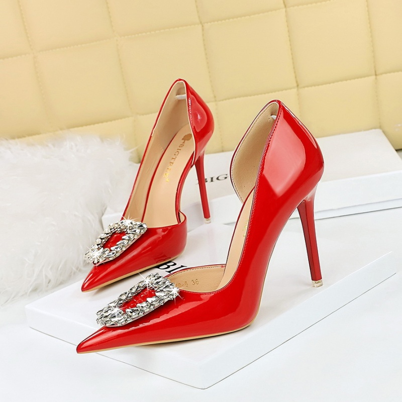 Hollow pointed high-heeled shoes European style shoes for women