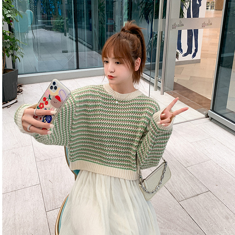 Japanese style wears outside short sweater for women