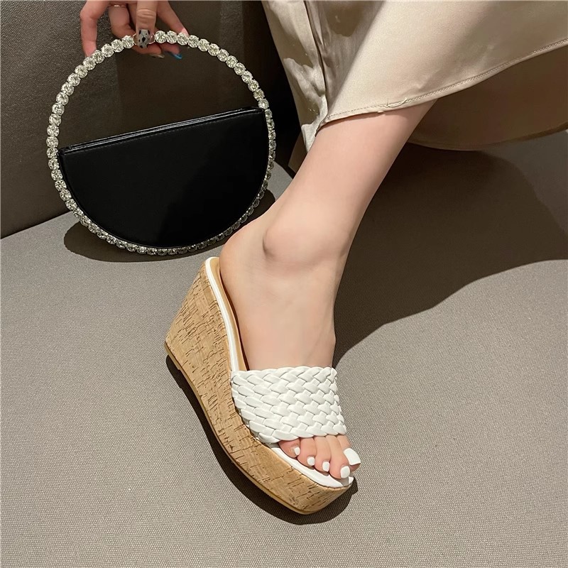 Slipsole platform square head sandals for women