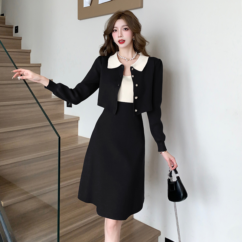 Knitted slim autumn and winter fashion and elegant dress