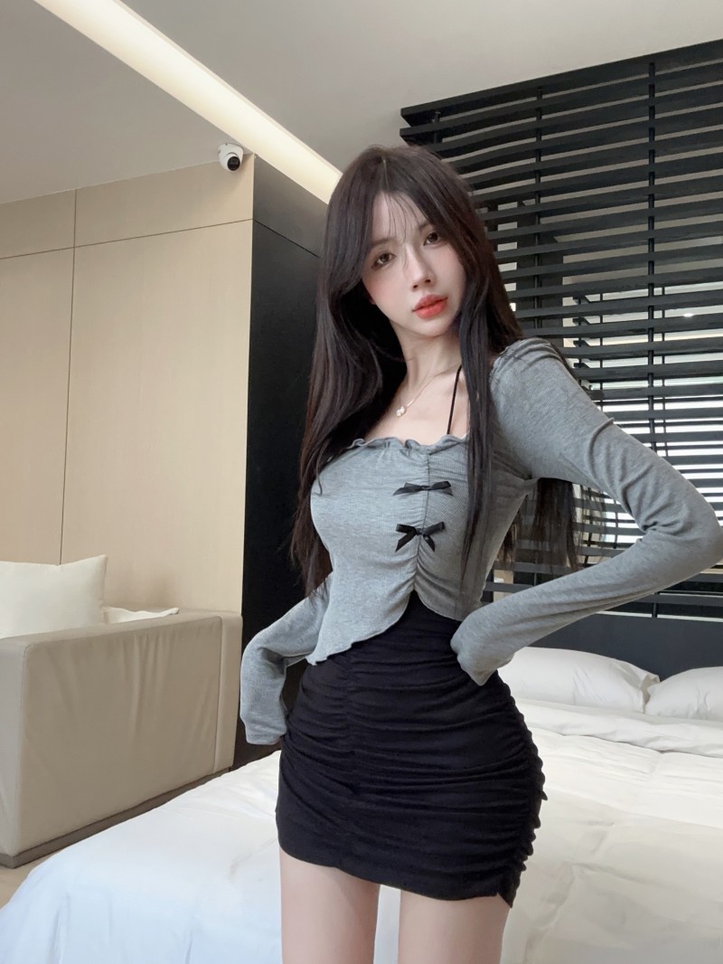 Long sleeve Pseudo-two package hip fashion dress