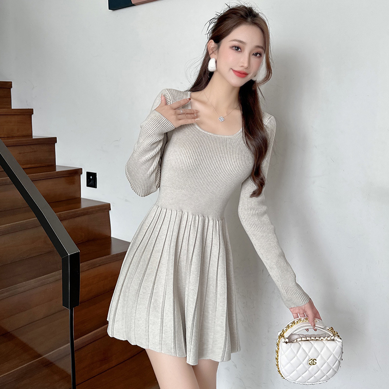 Pleated slim T-back knitted show high dress