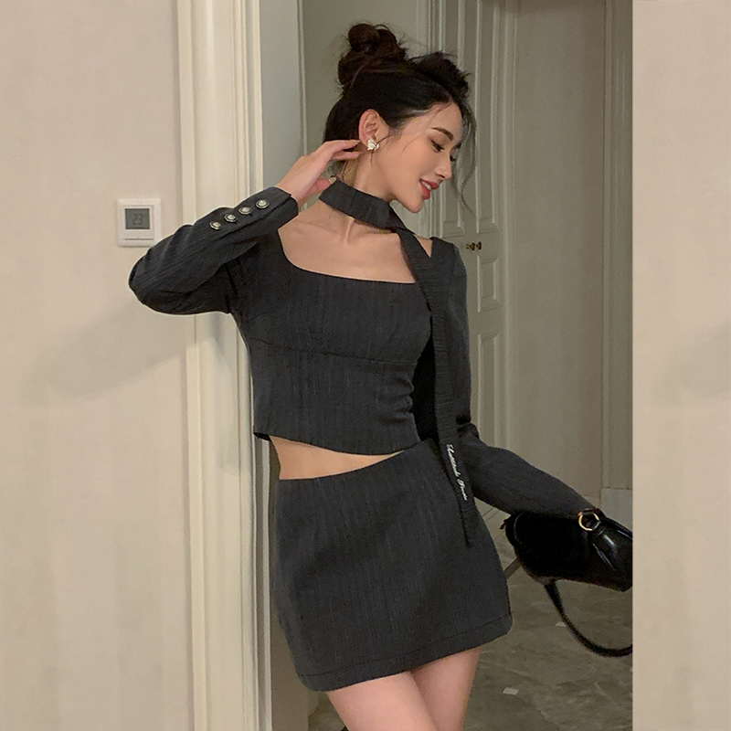 Gray short skirt square collar tops a set for women