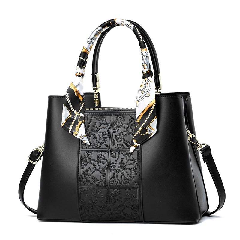 Embroidery middle-aged high capacity handbag for women