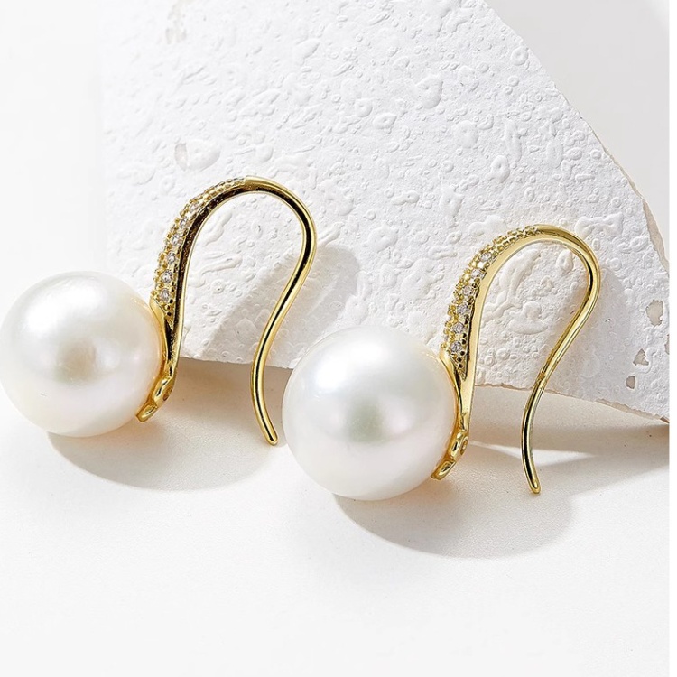 Temperament simple earrings pearl light luxury stud earrings