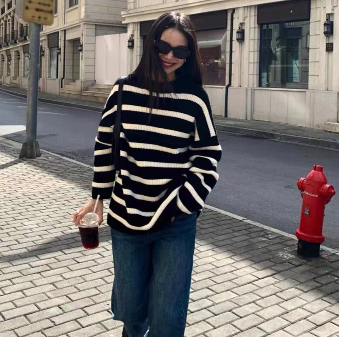 Loose knitted round neck tops lazy retro stripe sweater