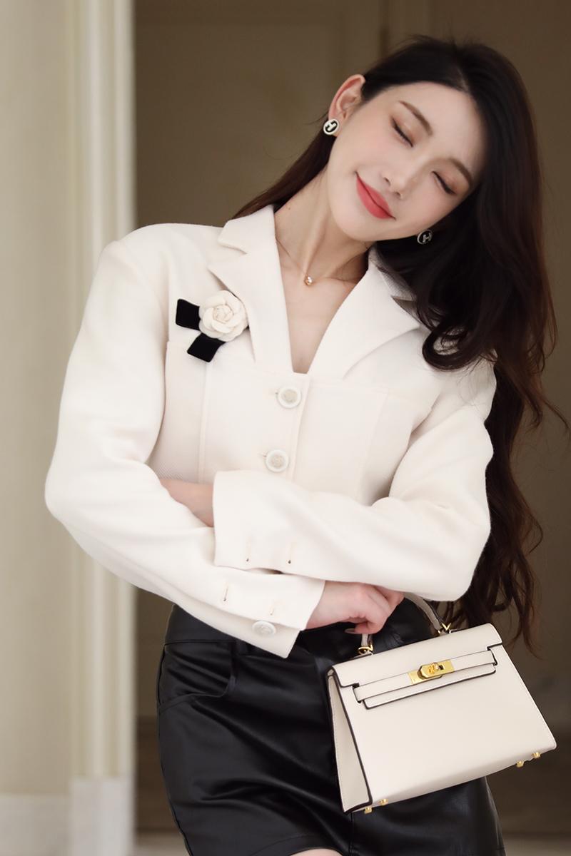 Fashion and elegant coat white business suit for women