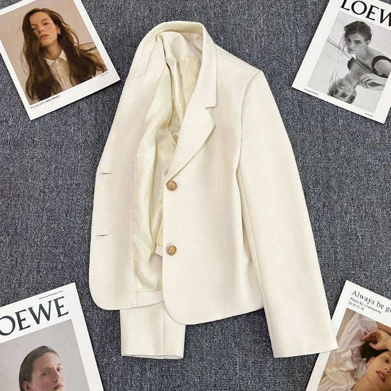 Small fellow beige coat autumn business suit for women