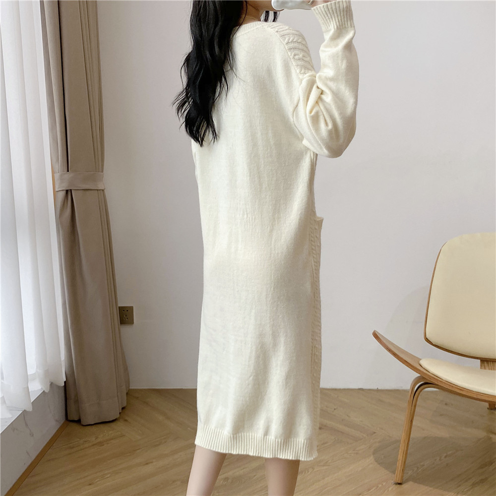 Long pocket dress wears outside knitted sweater dress