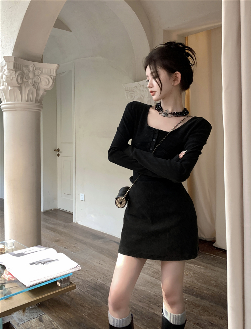 Knitted autumn spicegirl black bottoming dress for women