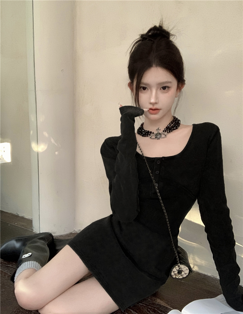 Knitted autumn spicegirl black bottoming dress for women
