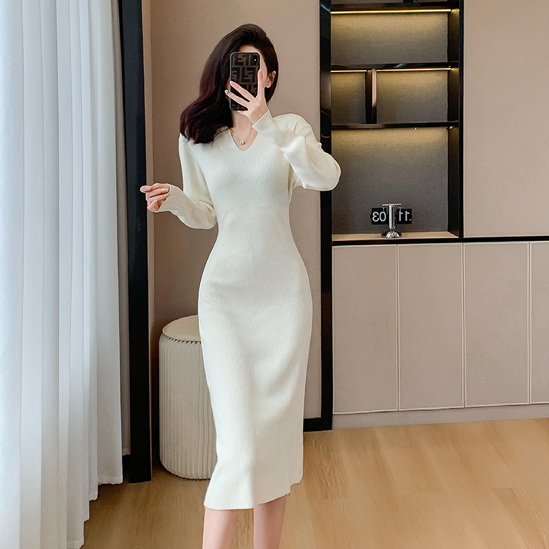 Bottoming V-neck autumn and winter knitted temperament slim dress