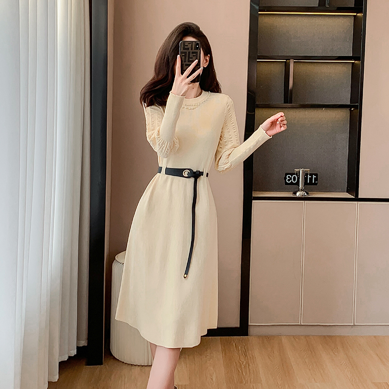 Beading round neck knitted autumn and winter dress