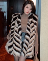 Autumn and winter light waistcoat fox fur fashion coat