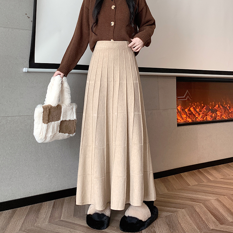 Knitted small fellow long skirt big skirt pleated skirt for women