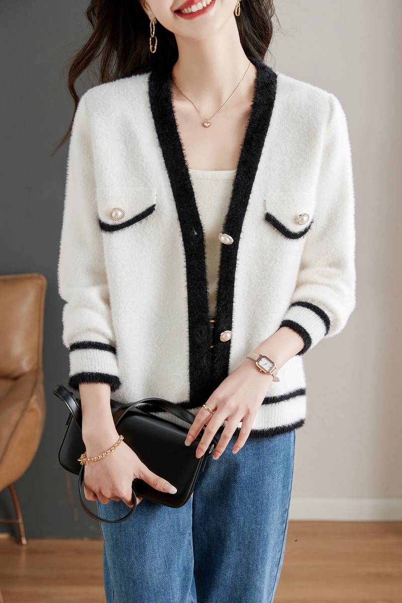Loose knitted tops V-neck sweater for women