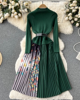 Autumn and winter pleated temperament dress for women