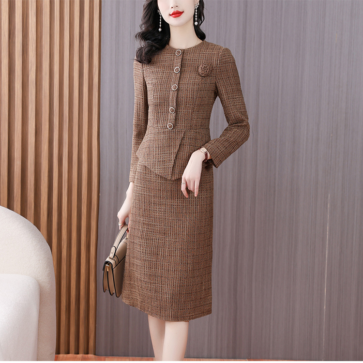 Ladies spring and autumn dress a set for women
