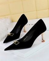 Low pointed broadcloth European style shoes for women